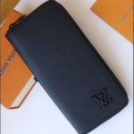 Louis Vuitton Aerogram Leather Zipper Wallet - Black