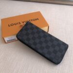 Louis Vuitton Men's Vertical Zip Wallet - Blue - Image 5