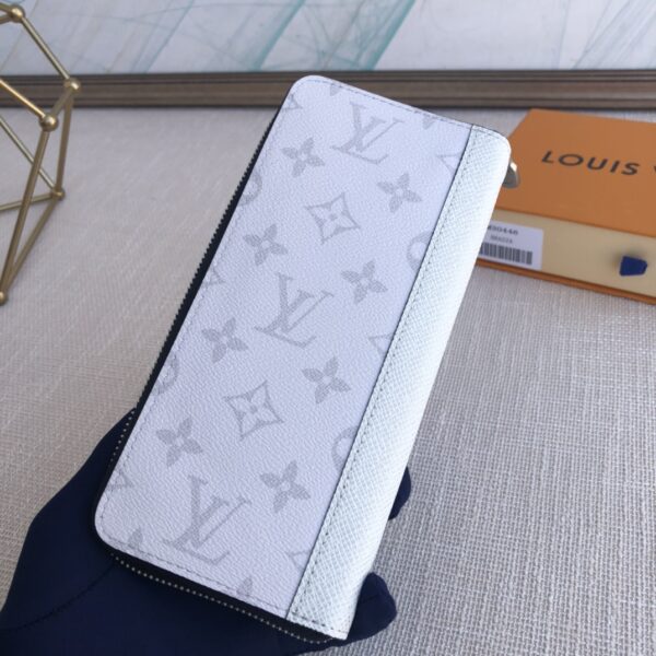Louis Vuitton Taïgarama Zippy Vertical Wallet - White - Image 5