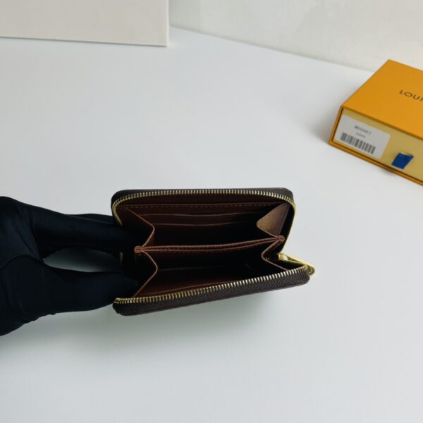 Louis Vuitton Zipped Coin Purse - Brown - Image 3