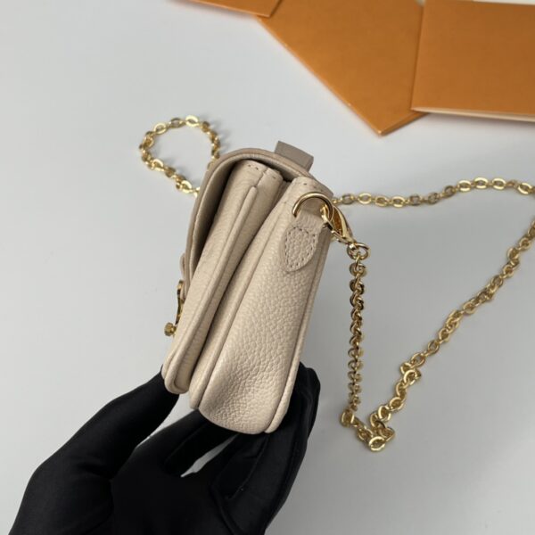 Louis Vuitton Micro Métis Chain Bag - White - Image 4