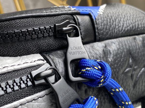 Louis Vuitton Sports Style Avenue Shoulder Bag - Black - Image 2