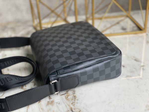 Louis Vuitton Men's DISTRICT Small Messenger Bag - Image 4