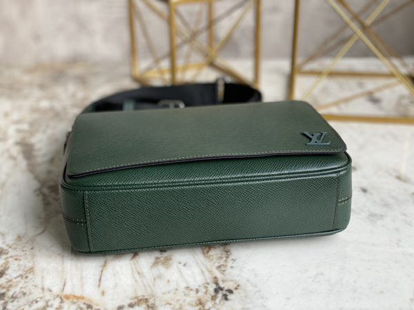 Louis Vuitton District Small Messenger Cross Pattern Bag - Green - Image 4