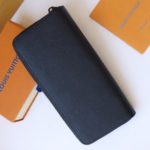 Louis Vuitton Aerogram Leather Zipper Wallet - Black - Image 5