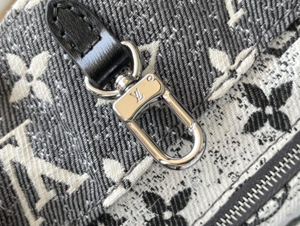 Louis Vuitton OnTheGo Medium-Sized Handbag - Image 2