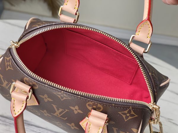 Louis Vuitton SPEEDY 20 Handbag - Image 2