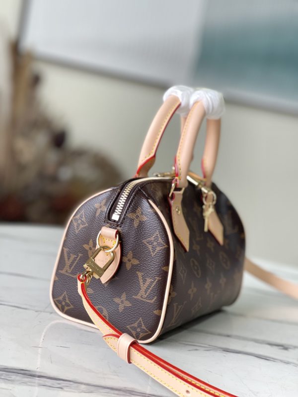Louis Vuitton SPEEDY 20 Handbag - Image 3