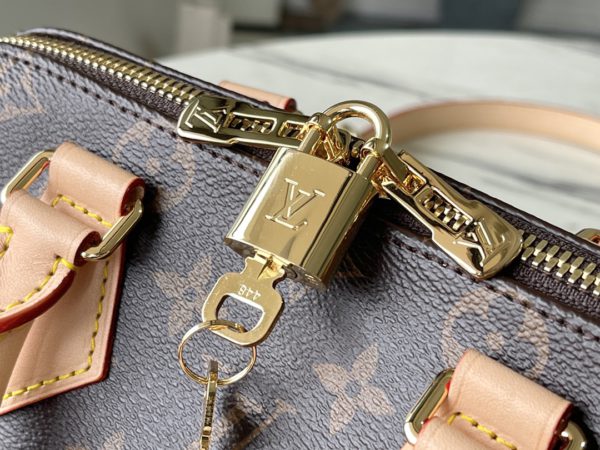 Louis Vuitton SPEEDY 20 Handbag - Image 5