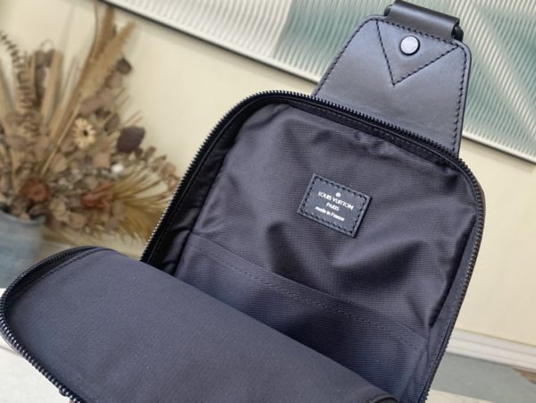 Louis Vuitton Presbyopic AVENUE Shoulder Bag - Image 4