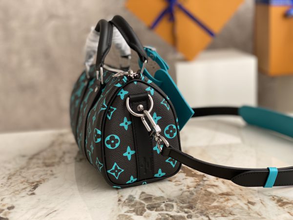 Louis Vuitton Keepall 25 Handbag for Men - Blue/Green - Image 4