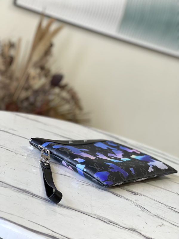Louis Vuitton To-Go Clutch Bag - Image 4