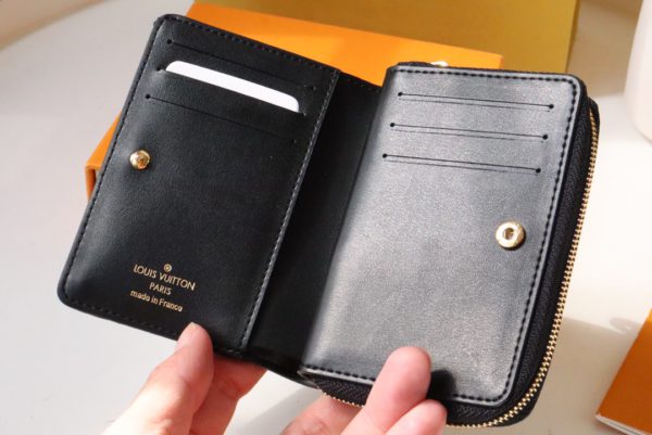 Louis Vuitton Lou Coussin Wallet - Black - Image 3
