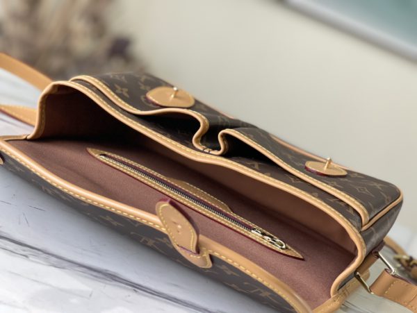 Louis Vuitton Presbyopia Medium-Sized Handbag - Image 2