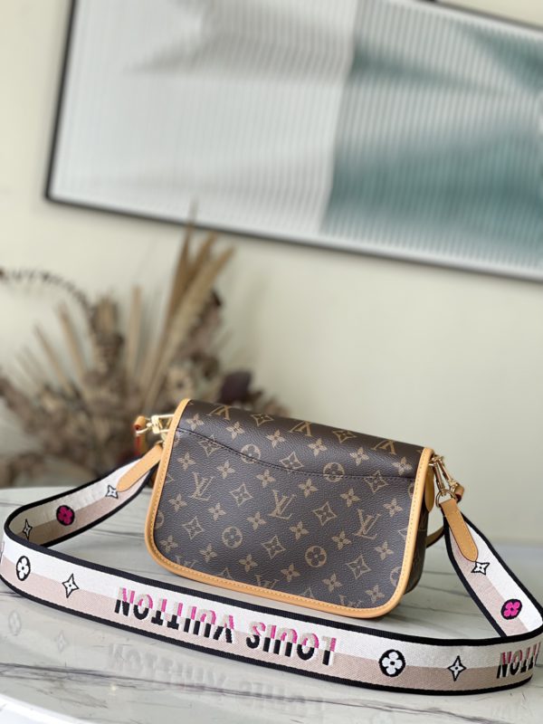 Louis Vuitton Baguette Handbag - Image 5