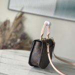 Louis Vuitton CrossBody Presbyopia Handbag - Image 3