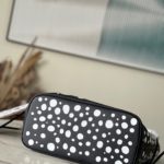 Louis Vuitton White Polka Dot Neverfull Medium Handbag - Image 5