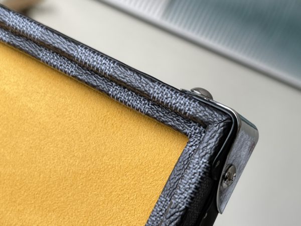 Louis Vuitton Heige Huangli 8-piece Watch Case - Image 9