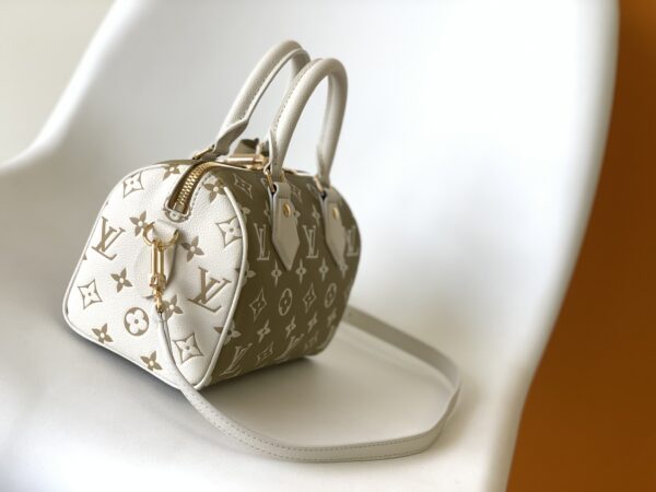 Louis Vuitton Bandoulière 20 Speedy Pillow Handbag - Gray - Image 5