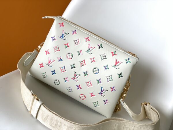Louis Vuitton Coussin Small Handbag - White - Image 5