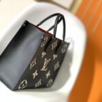 Louis Vuitton ONTHEGO Medium Handbag - Black - Image 4