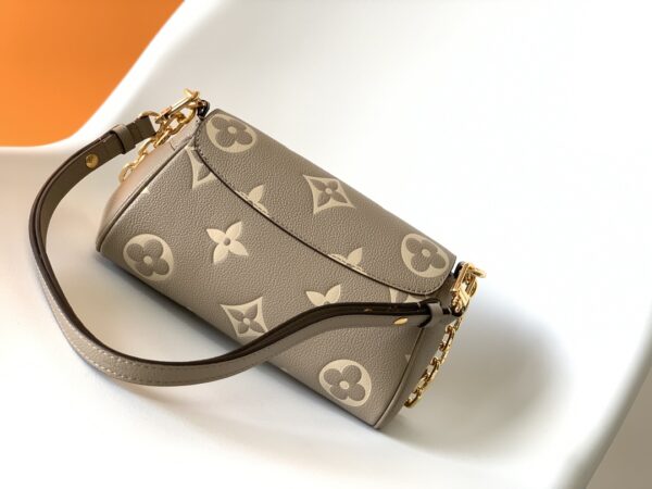 Louis Vuitton Monogram Favorite Handbag - Beige - Image 5