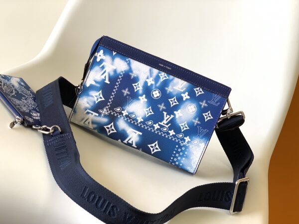 Louis Vuitton Two-Piece Gaston Wearable Wallet - Black/Blue - Image 4