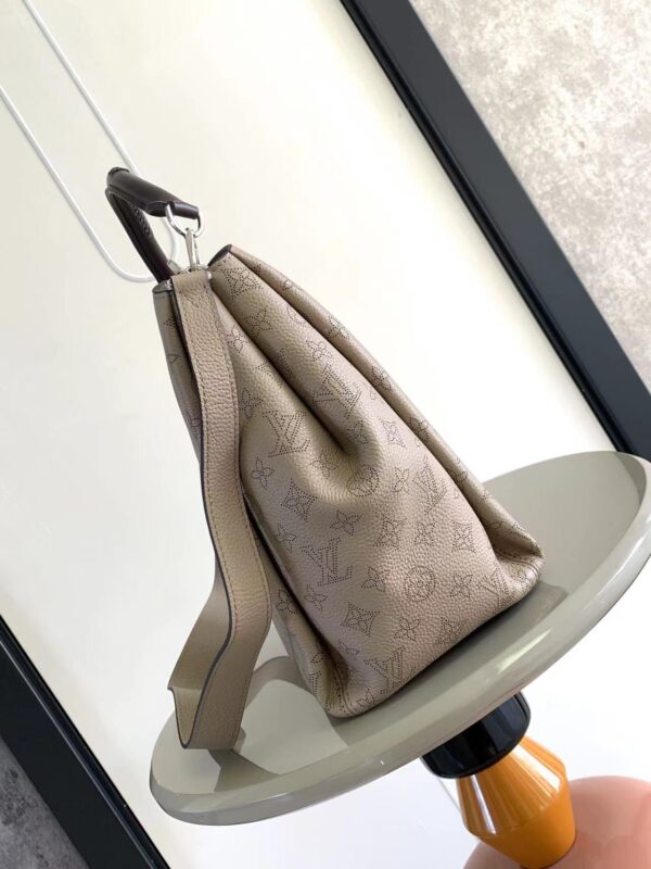 Louis Vuitton Babylone Handbag - Cream - Image 3