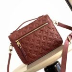 Louis Vuitton Pochette Métis Handbag - Image 4