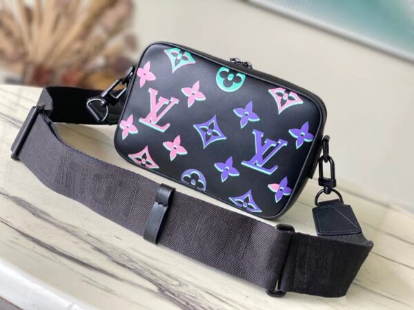 Louis Vuitton Comt Small Messenger Bag - Image 4